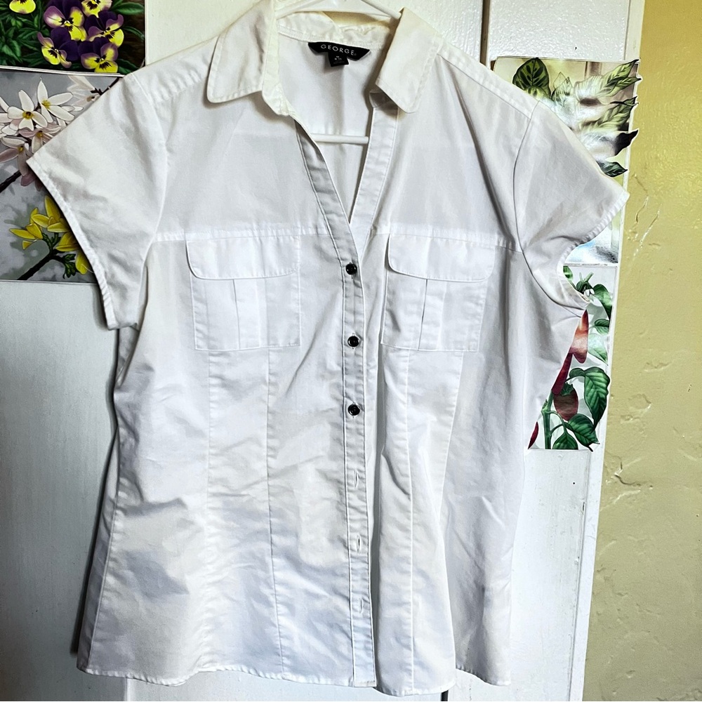 George- White Button Down Blouse
Size M(8-10)